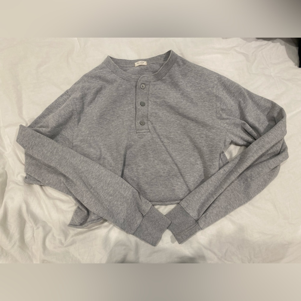 Gray crewneck cropped